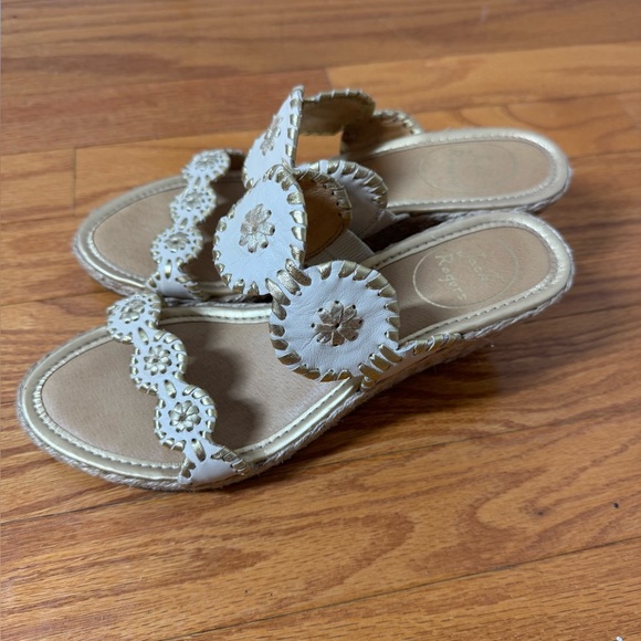 Jack Rogers Cream with Gold Metallic Trim Wedge Slide-in Sandals 8M - Picture 3 of 6